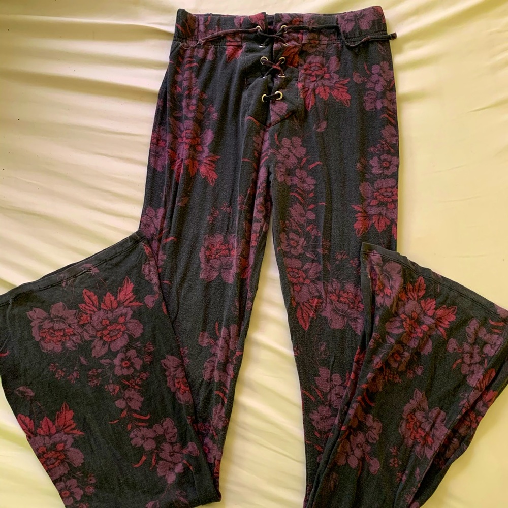 Black Floral Flared Leggings